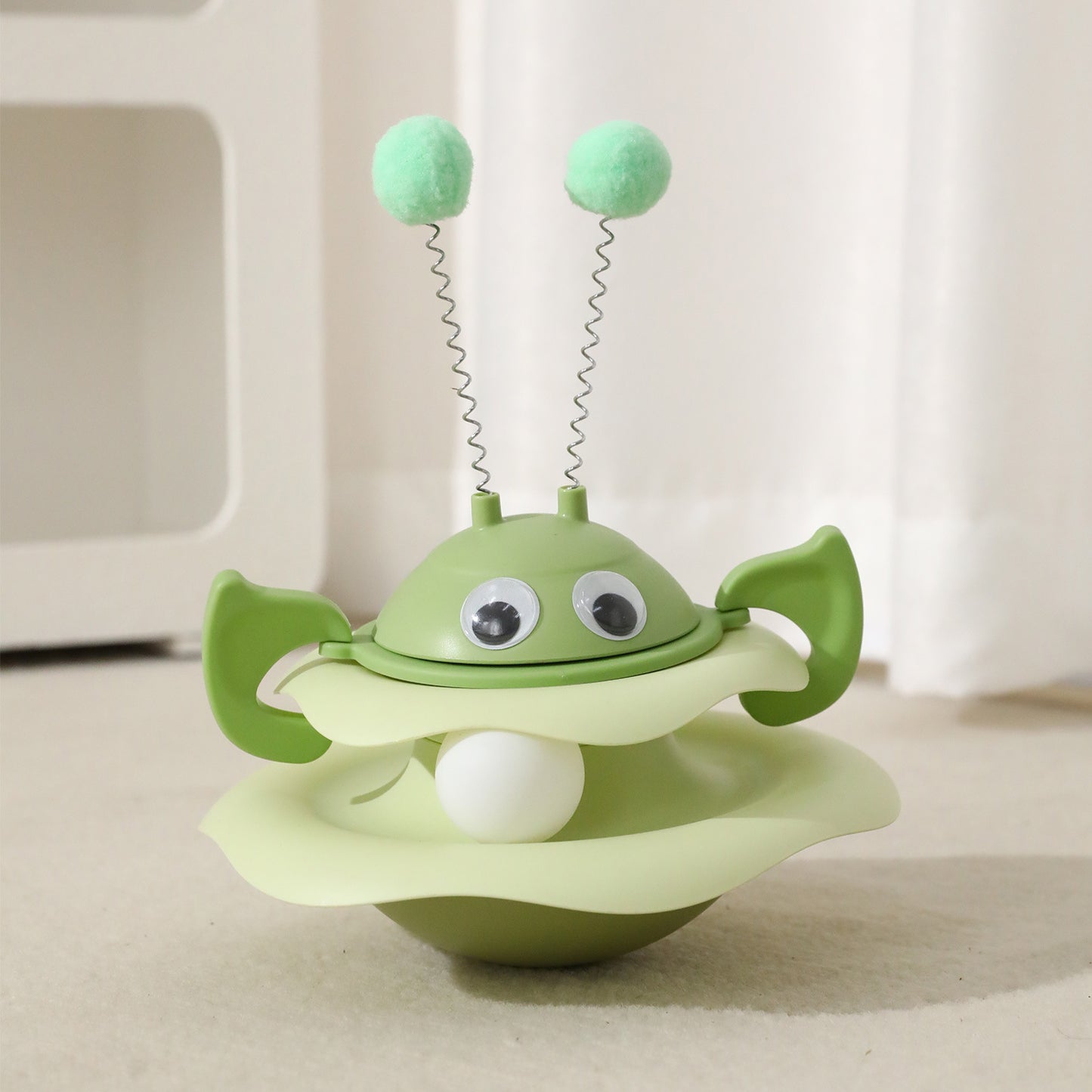 Bee-Shaped Wobble Toy for Cats – Interactive Spinning Fun, Durable & Chew-Resistant Play Toy for Kitty Entertainment
