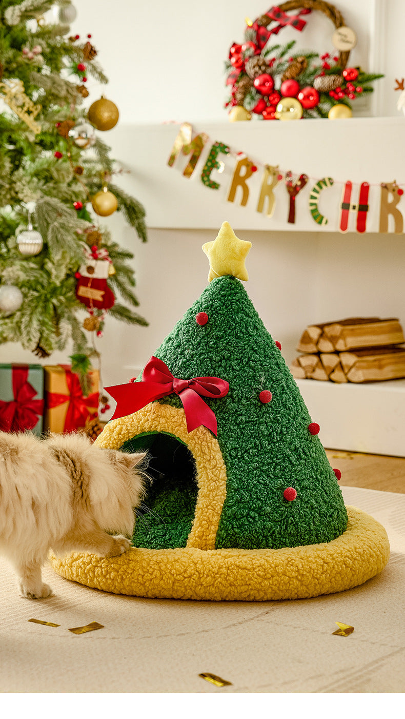 Cozy Winter Cat Bed – Semi-Enclosed Christmas Pet Nest (Sock, Tree & Round Options)