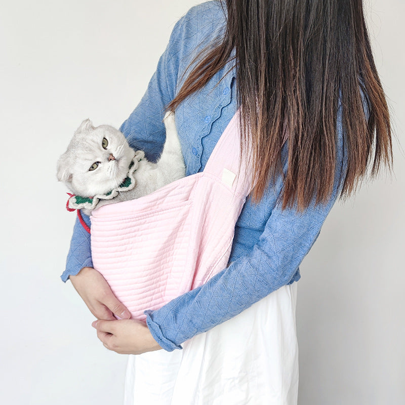 Large Canvas Pet Bag – Portable Handheld/Crossbody Travel Bag for Cats and Small Dogs Spacious and lightweight, this bag is comfortable and portable, making it the perfect travel companion for your pet.
