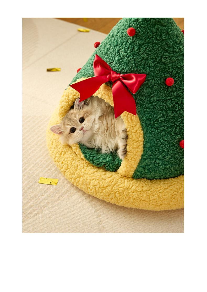 Cozy Winter Cat Bed – Semi-Enclosed Christmas Pet Nest (Sock, Tree & Round Options)